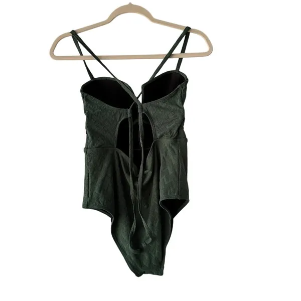 Cupshe Womens Green Chevron Textured Twist Front One Piece Swimsuit CAA12E3M014R - Image 5