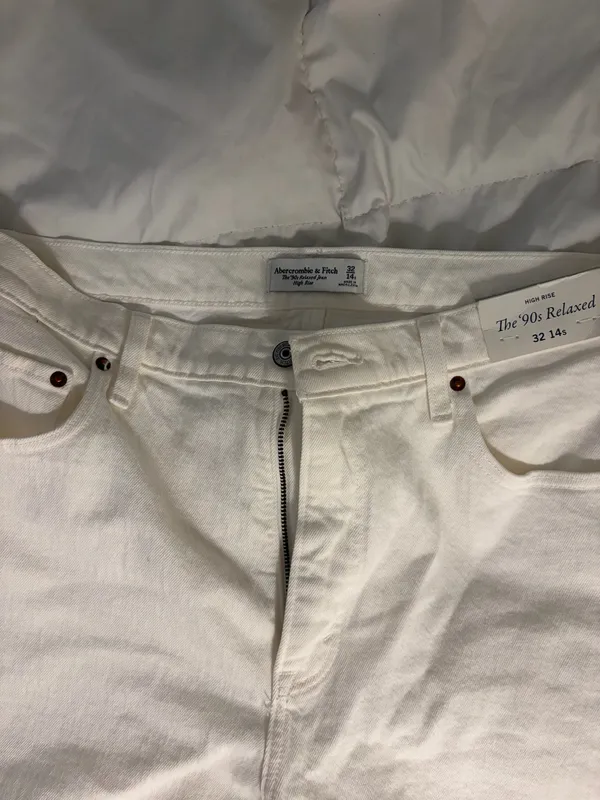 Abercrombie High-Rise 90s Relaxed Jeans - Image 3