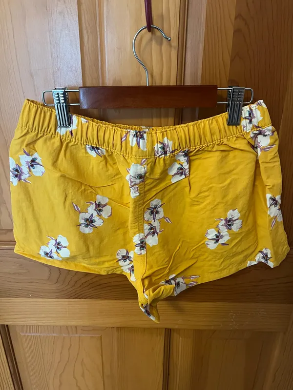 Patagonia Barely Baggies Shorts - Image 2