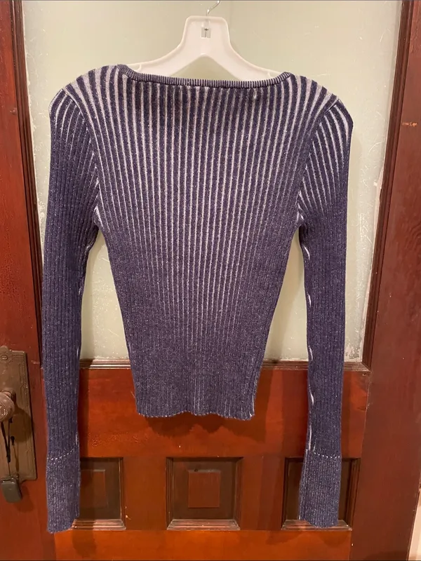 Urban Outfitters Navy and White Ribbed Scoop Neck Sweater - Image 4