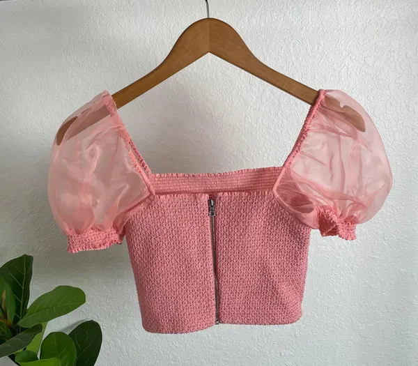 Alice + Olivia | Eliana Smocked Crop Top - Image 5