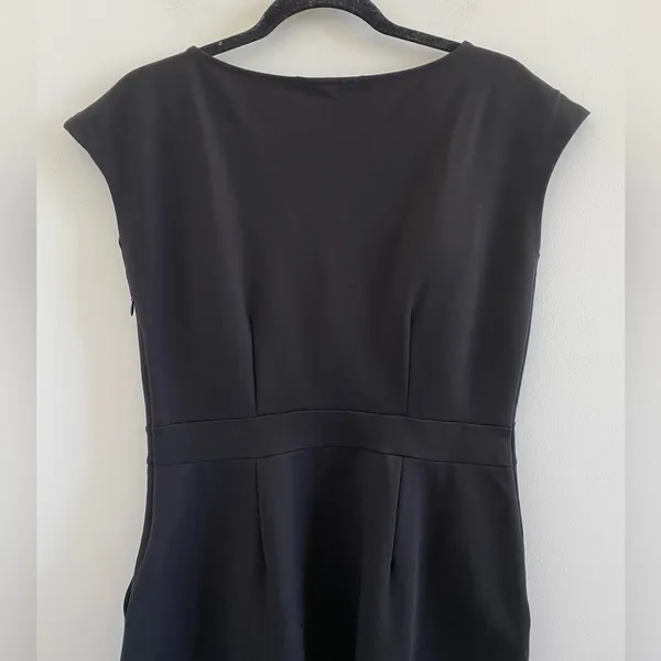 Quince Black Ultra Stretch Ponte Knit Cap Sleeve Dress Size Medium Minimalist - Image 9