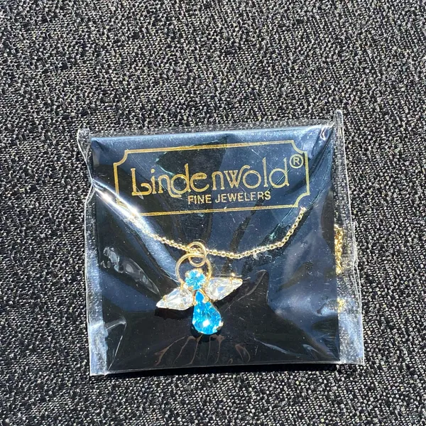 🩵 Vintage 1990s Lindenwold 14K Gold Electroplated Angel Aqua Rhinestone Crystal Necklace 🩵 - Image 4