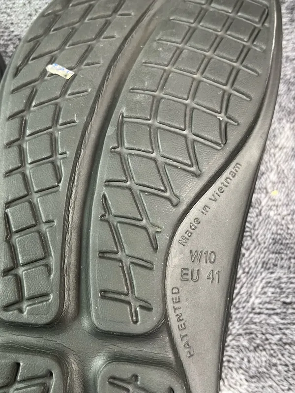 OOFOS OOlala Luxe Glossy Black Recovery Sandals Women Size 10 EU 41⁠ - Image 8