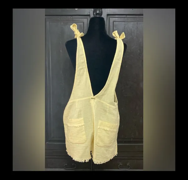 Billabong Soft Yellow romper - size Large / New w/tag - Image 3