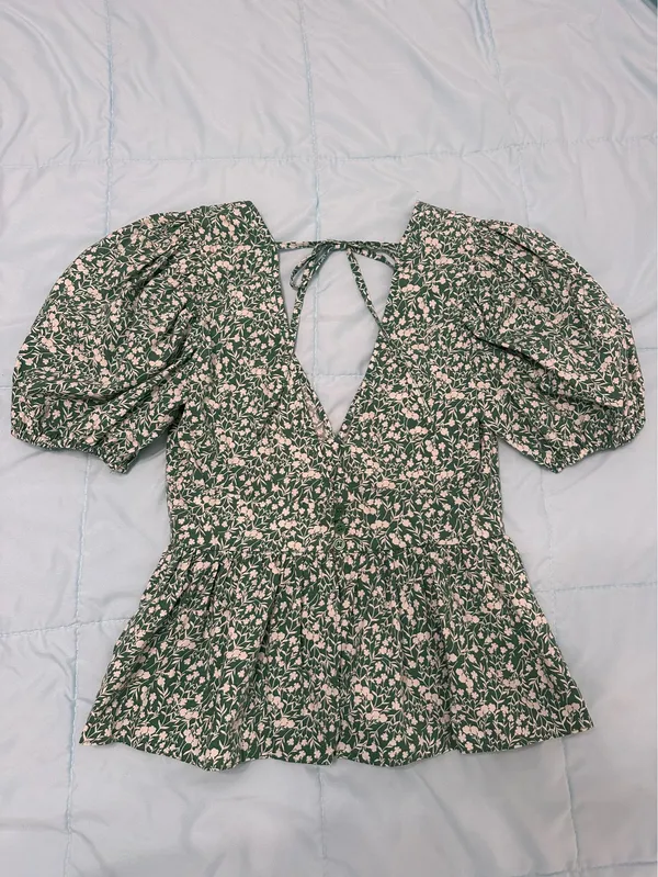 Topshop Green Floral Puff Sleeve V-Neck Blouse - Image 4