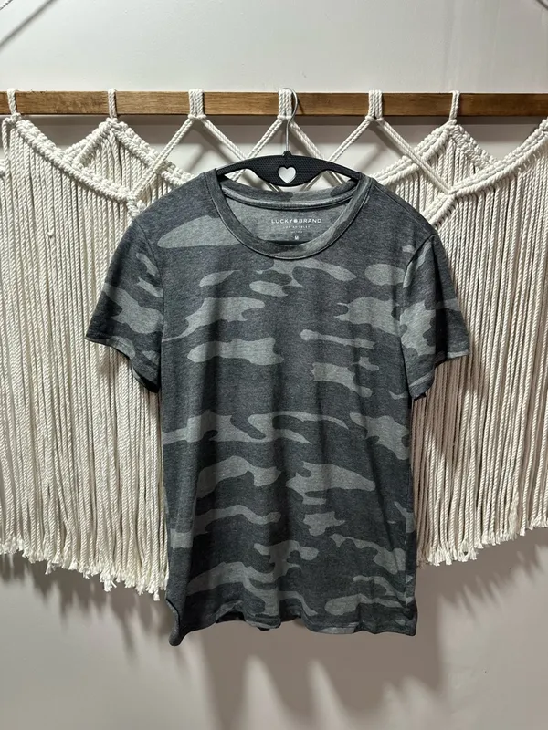 Lucky Brand Women’s Charcoal & Light Gray Camo Short Sleeve Tee - Image 4