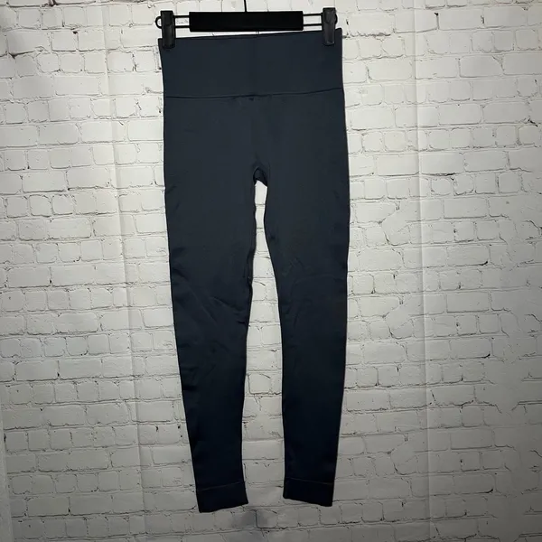 NWOT SET Active Scultflex High Waist Seamless Leggings Pebble‎ Grey Size Small - Image 3