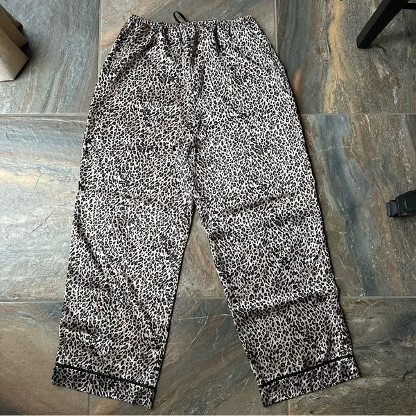 Vintage Women’s Leopard Print Pants Silky Casual Size Large - Image 4