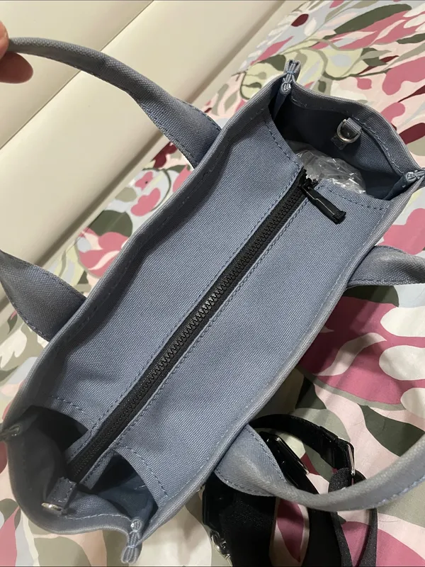 Marc Jacobs -The Tote Bag in Blue Canvas - Image 10