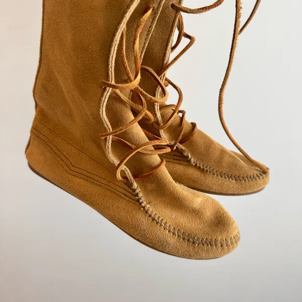 Minnetonka Front Lace Knee High Boots Size‎ 6 - Image 3