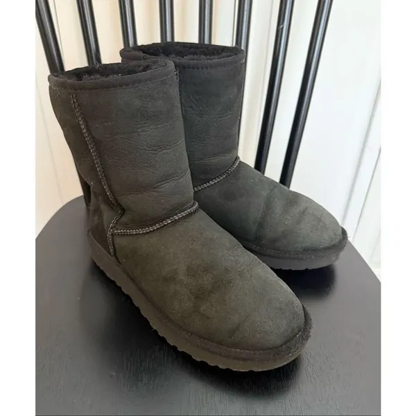 Ugg Classic Black classic short 11 boot size 8 - Image 3