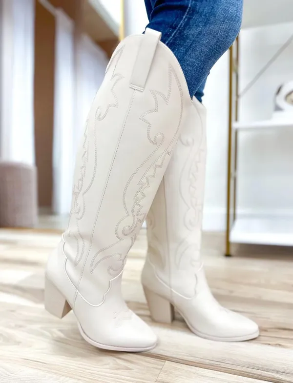 Steve Madden NWT  Lasso Western Boot in bone. Size 7 - Image 7