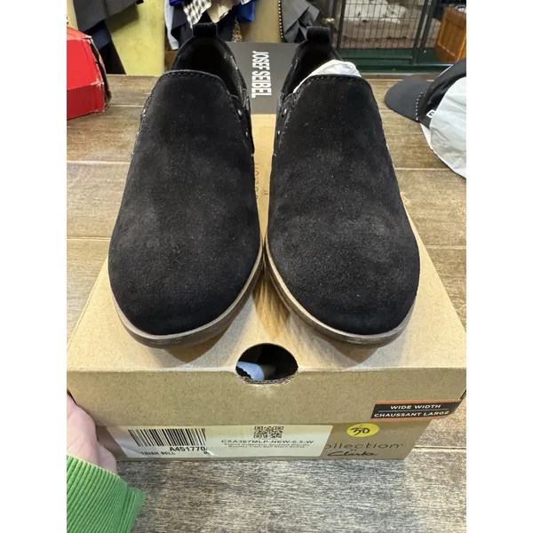 Clarks Trish Bell Size 6.5 W Suede Studded Slip-On Shoes Black Western‎ Bootie - Image 3