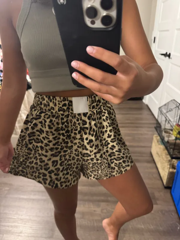 Leopard Print Elastic Waist Shorts - Image 2