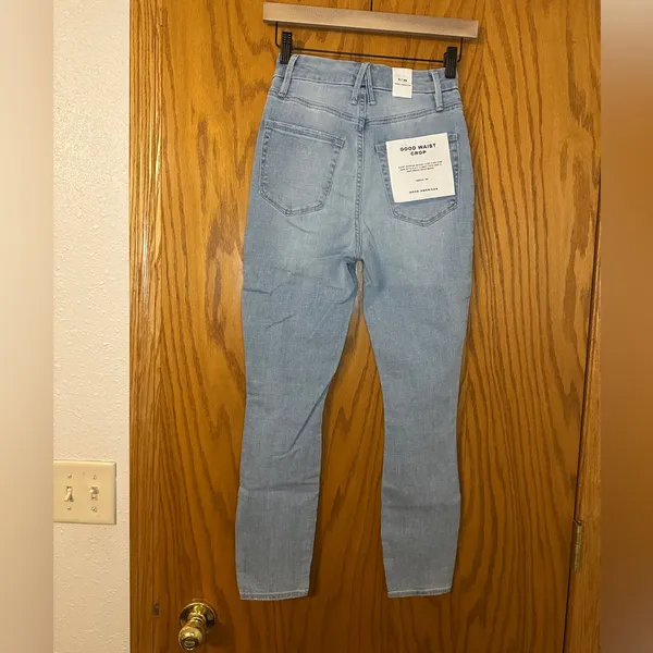 Good American Good Waist Cropped Jeans - NWT - Size 0 Women's Distressed - Image 3