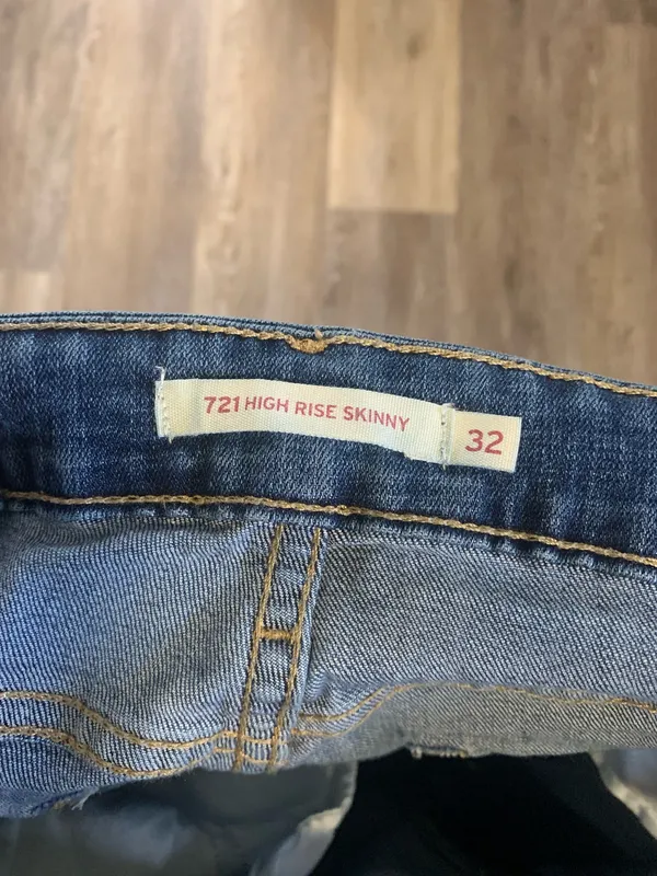 Blue Denim Levi’s - Image 4
