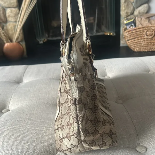 Gucci Abbey Monogram Tote Bag in Tan/Creme - Image 12