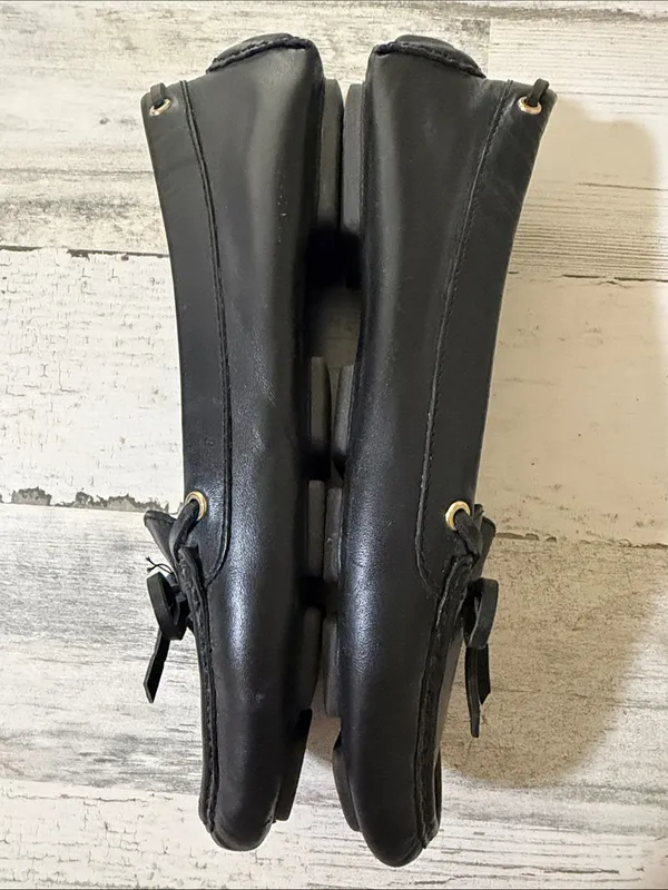 Tory Burch Black Leather Bow-Trim Driving Loafers with Gold Logo - Image 6