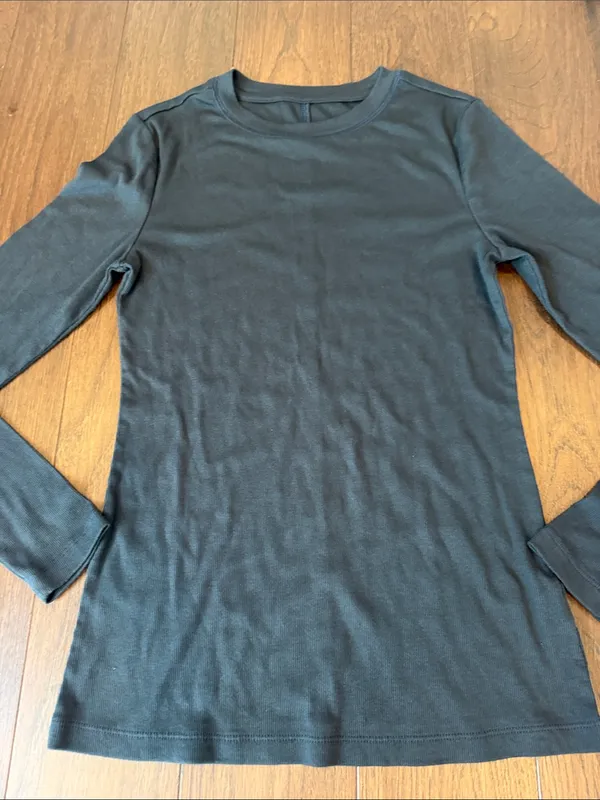 Universal Thread Gray Long-Sleeve Crewneck Tee Size Small - P306 - Image 2