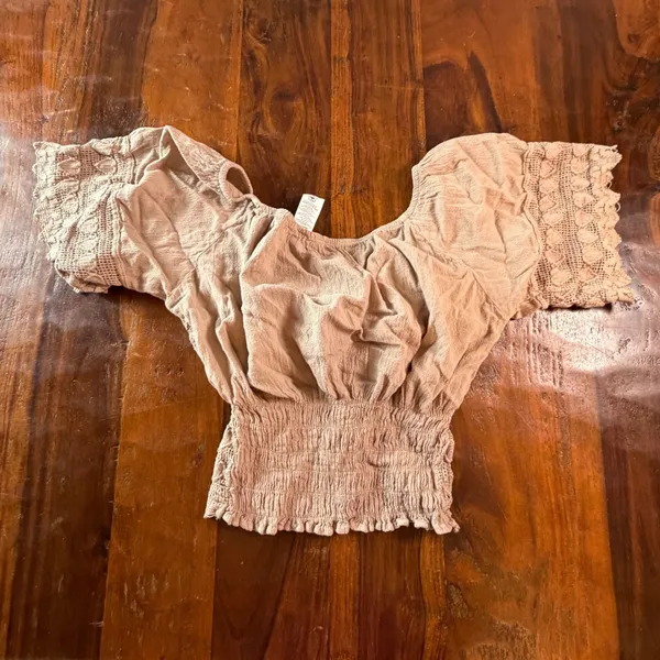 Zoearte Peru Cotton Crochet Smocked Crop Top Boho Off Shoulder Tan NWT - Image 2