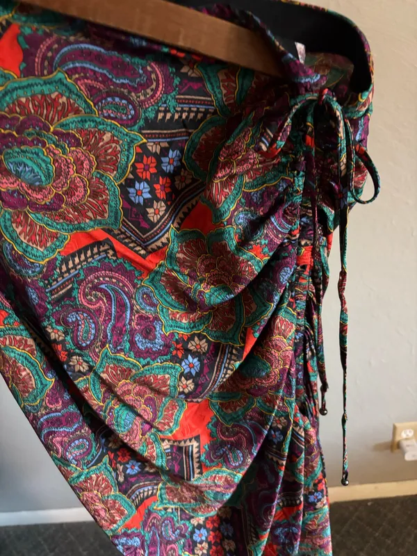 Veronica Beard silk blend Ari runched paisley midi skirt size 4 - Image 3