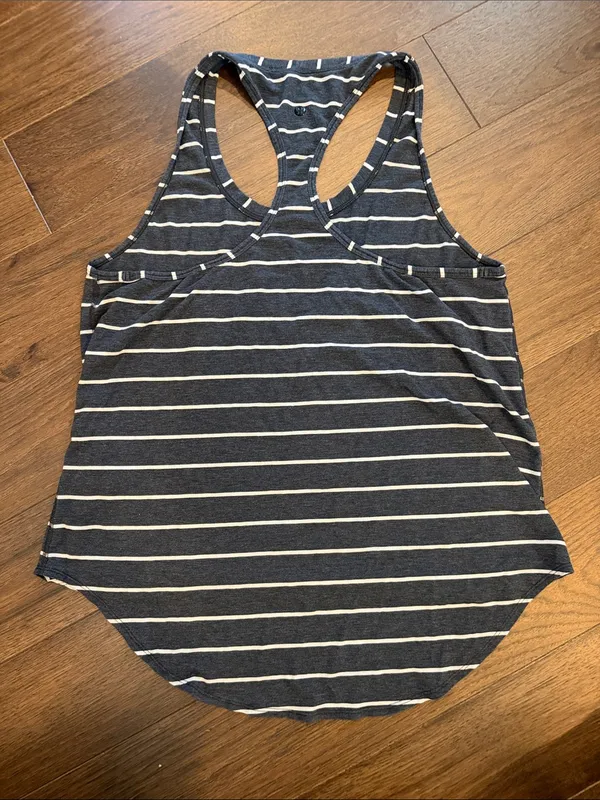 Lululemon Yogi Racerback in Stripe Heathered Black Ghost Size 8/10(?) - C11-471 - Image 4