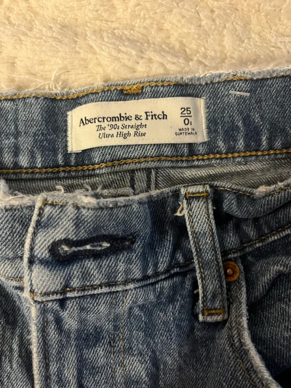 Abercrombie jeans - Image 2
