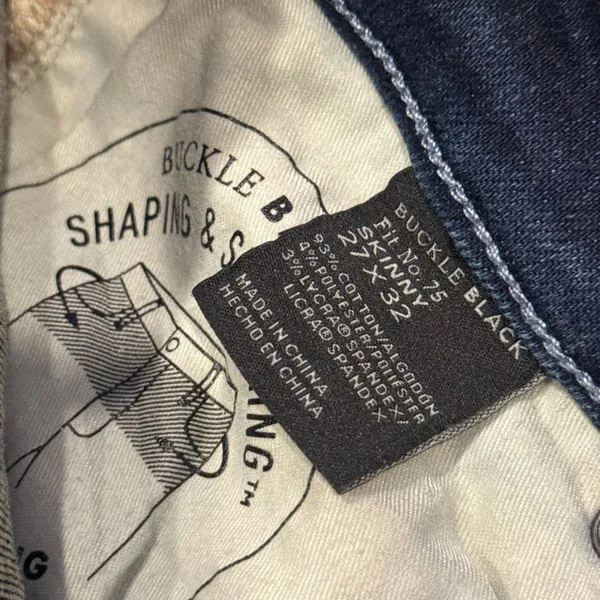 Buckle black skinny jeans size 27 - Image 3
