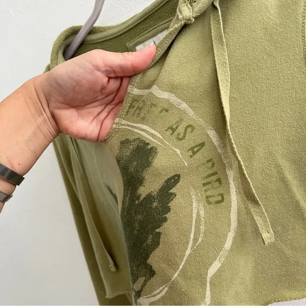 NEW Aerie bird Cropped Hoodie sweatshirt olive Green SMALL - Image 4