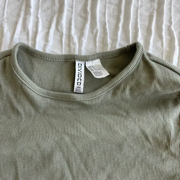 Basic Tshirt - Image 3