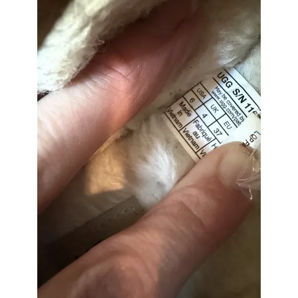 UGG Tazz Maxi Curly Chestnut Fur Slippers Womens Size 6 SOLD OUT - Image 8