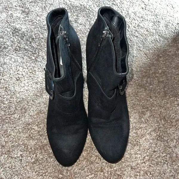 Black Ankle Bootie Heels 9.5 - Image 3