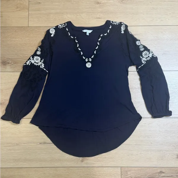 Lucky Brand Floral Embroidered V-Neck Top Navy blue L - Image 3