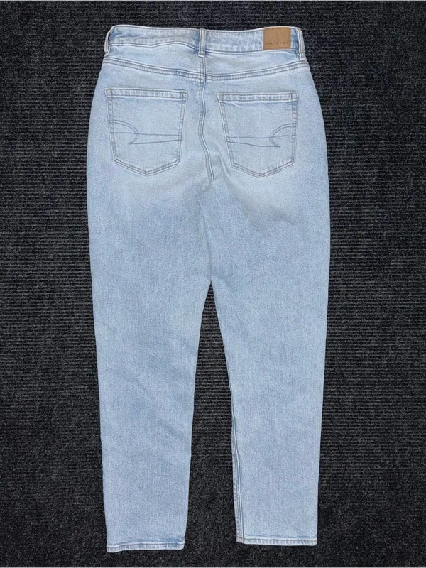 American Eagle Mom Jeans Light Wash High Rise Women’s 6 R Strigid Tapered 90s - Image 2