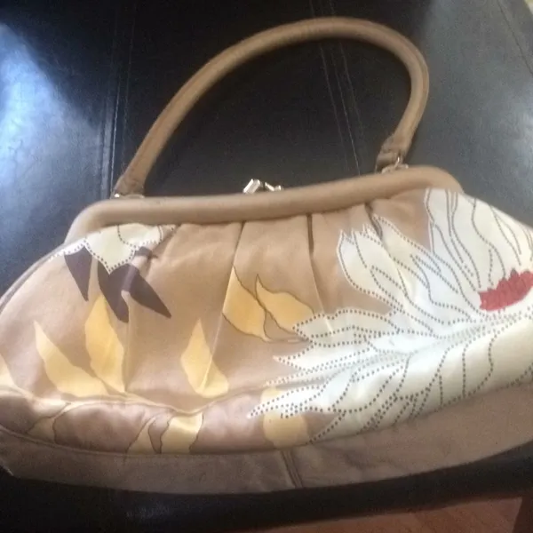 FINAL MARKDOWN Banana republic purse - Image 2