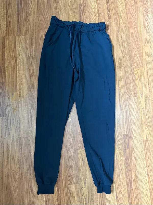 Lululemon On The Fly Mid Rise Athletic Running Yoga Performance Jogger Black 6. - Image 2