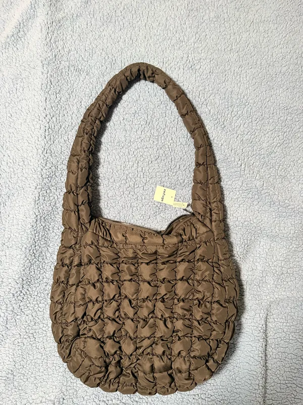 Quilted Black Puffer Bag - Image 3