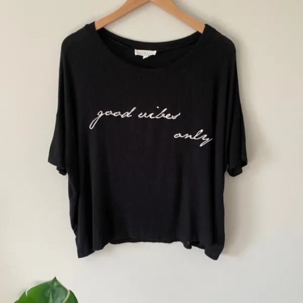 Flutter Good Vibes Only Embroidered Oversized Top Black Short Sleeve Small - Image 9