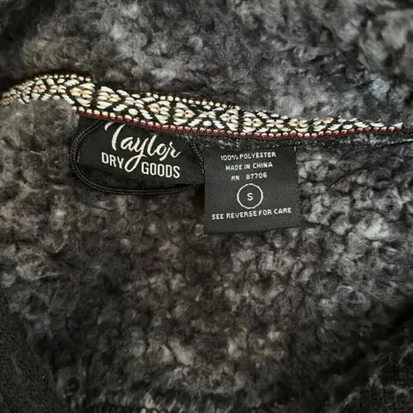 Taylor Dry Goods Sherpa Fleece Pullover Gray Small - Image 4