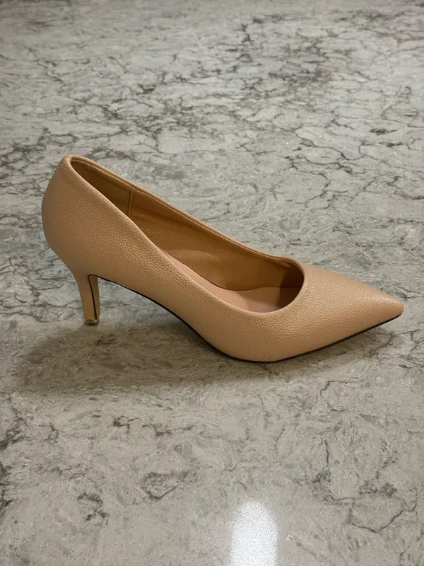 Shein Pointed Toe Heels - Image 2