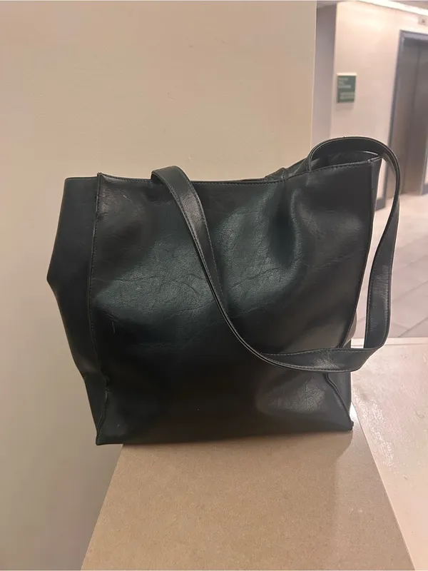 Vintage 80’s Everyday Black Faux-Leather Tote with Front Zip Pocket ta tong - Image 5
