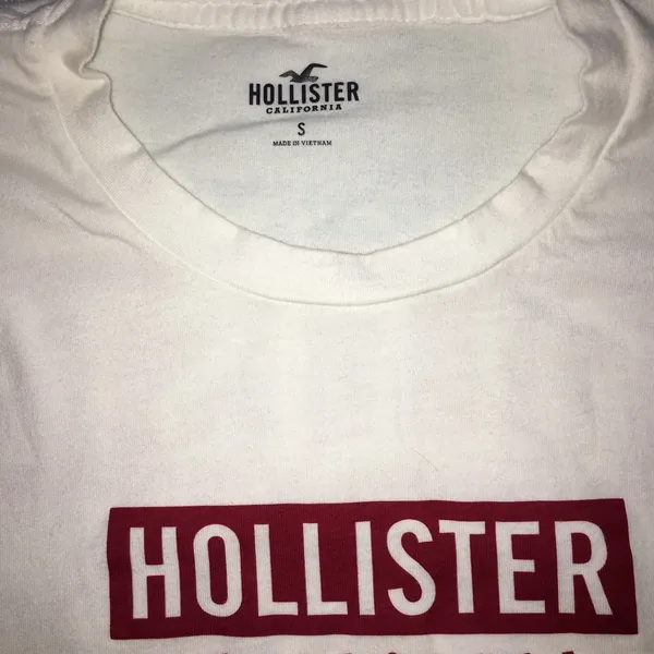 Hollister Long Sleeve Graphic Tee - Image 2