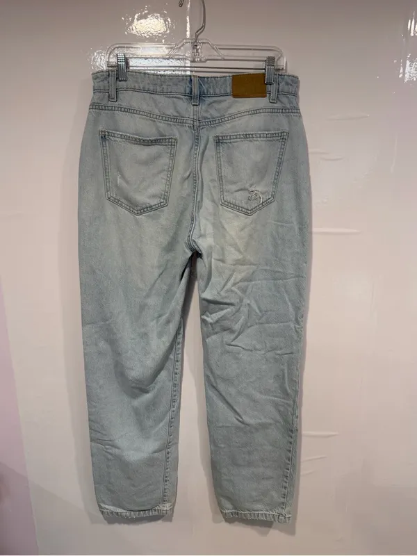 Light Wash Distressed Cotton On Straight-Leg Jeans‎ - Image 3