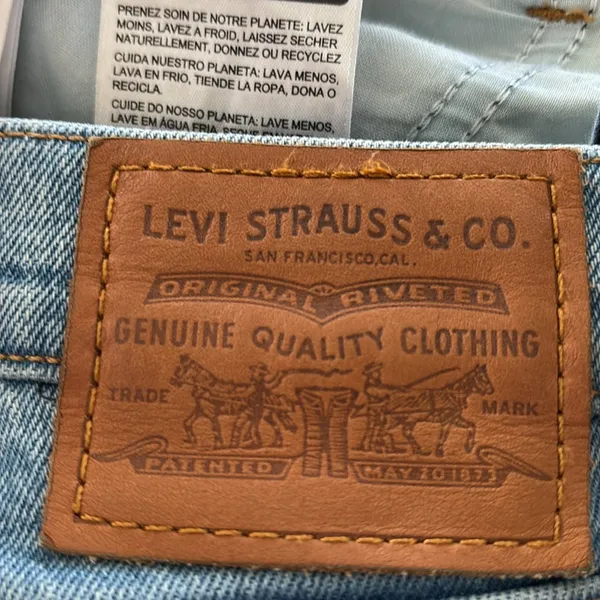 Levi's Premium Wedgie Straight Fit Cheeky Jean Sz 30X27” (10) Crop Med Wash - Image 11