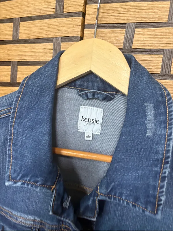 Kenzie denim vest size large - Image 6