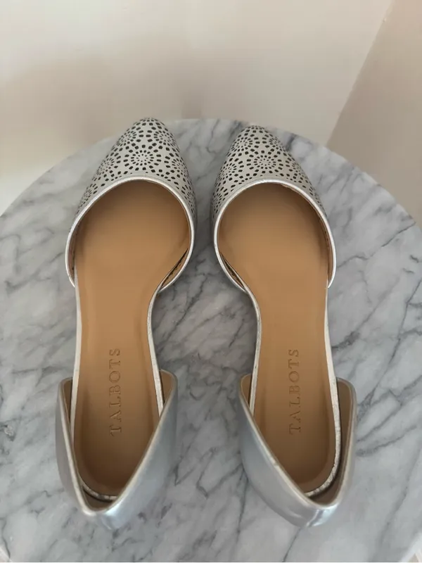 Talbots Leather D’Orsay Flats Women’s Size 7 Silver Perforated Pointed Toe - Image 7