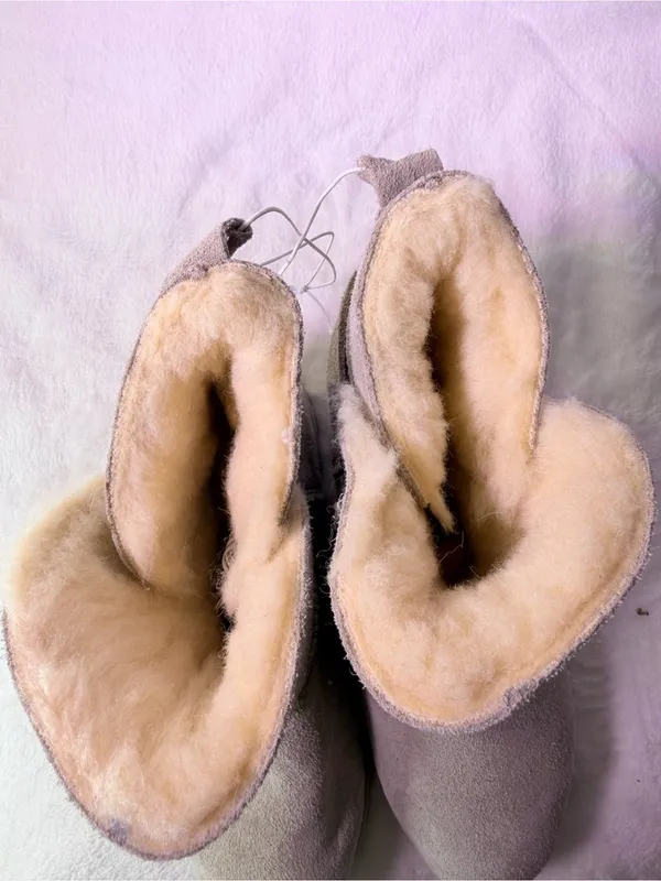 BearPaw Women's Short Shearling Boot - Taupe - Image 8