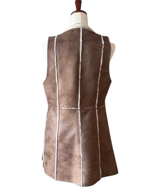 Knox Rose Y2K inspired Faux Fur Vest - Image 3