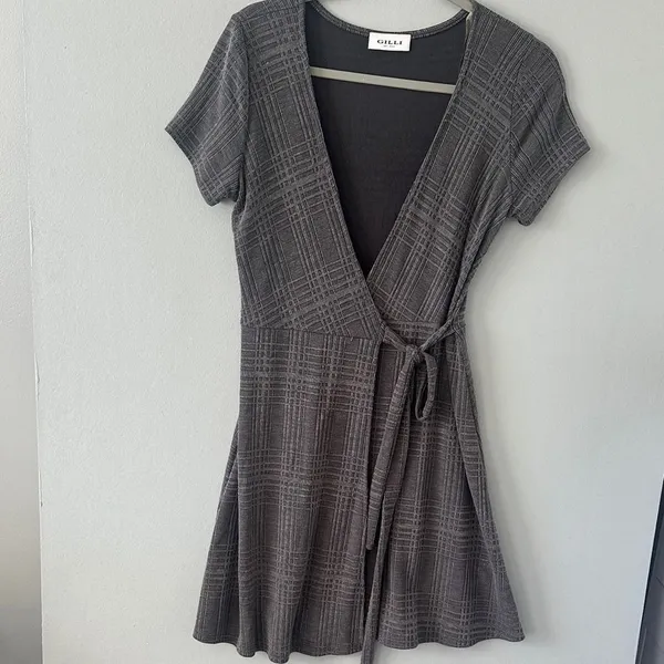 Gilli Women Wrap Dress Gray Plaid Short Sleeve Ribbed V-Neck Small - Image 2
